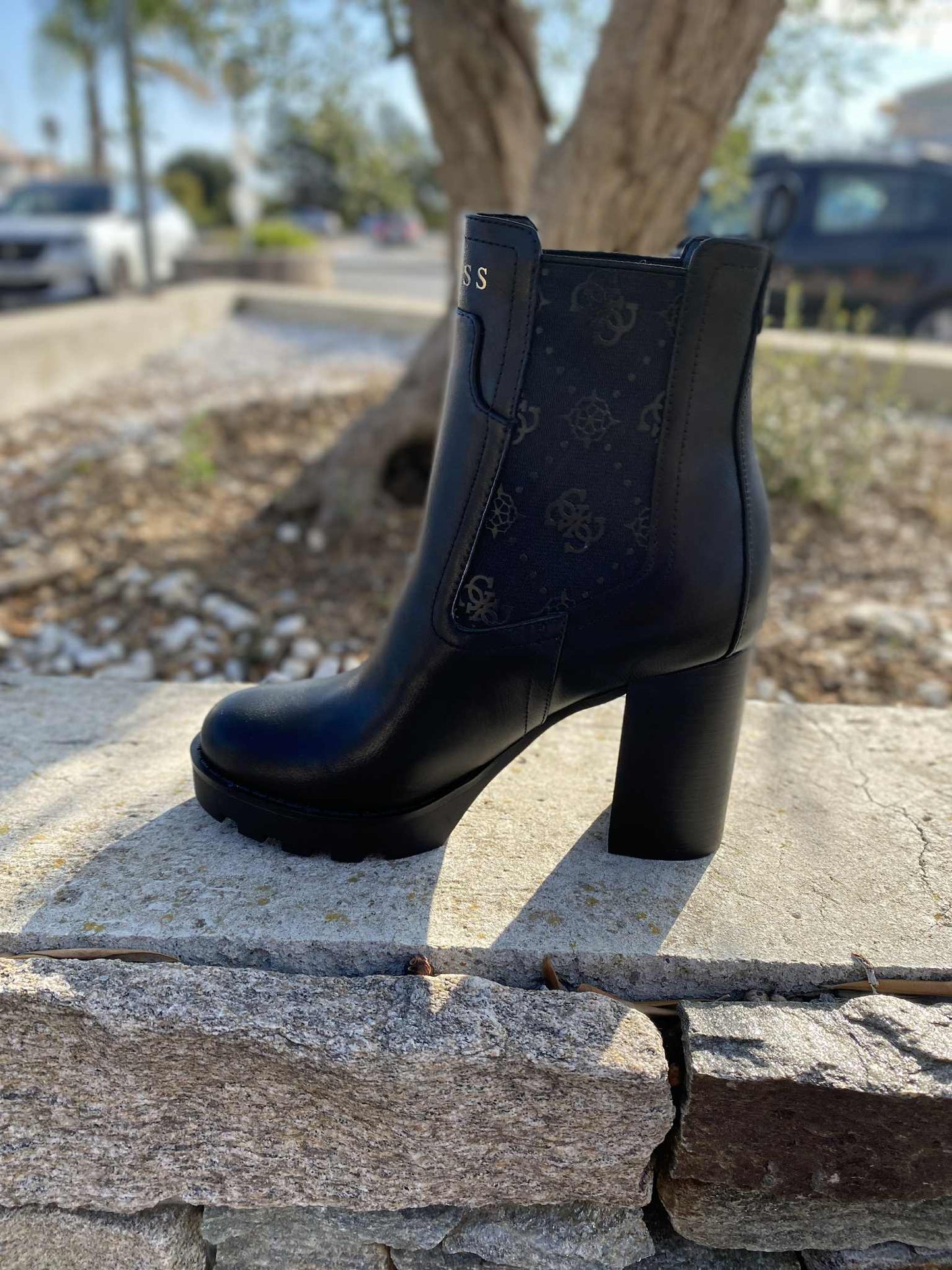 BOTTINES FLFNLLE By GUESS