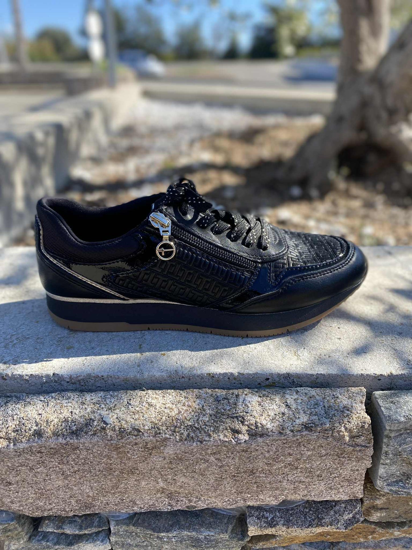 TENNIS ZIP BANDE OR 23603 By TAMARIS