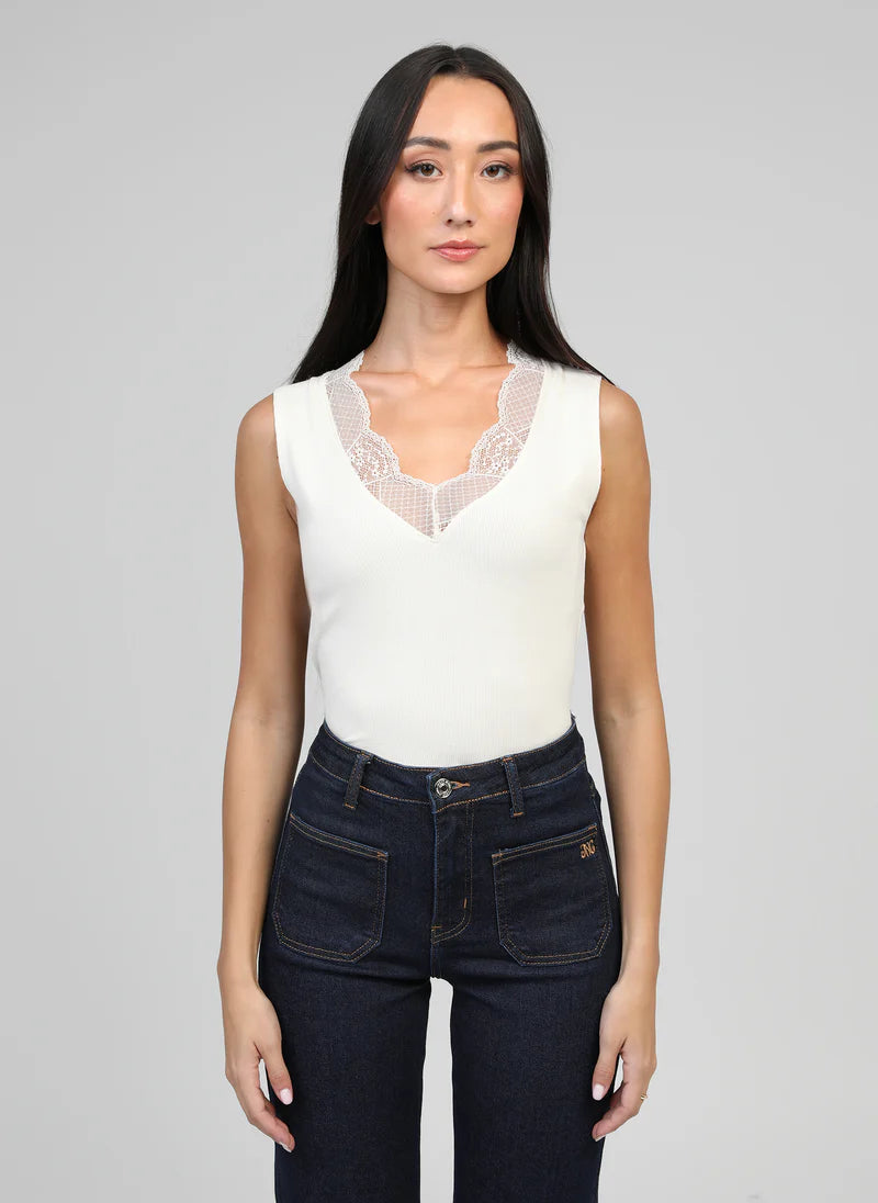 TOP DENTELLE COU ASTURIE By ANGE