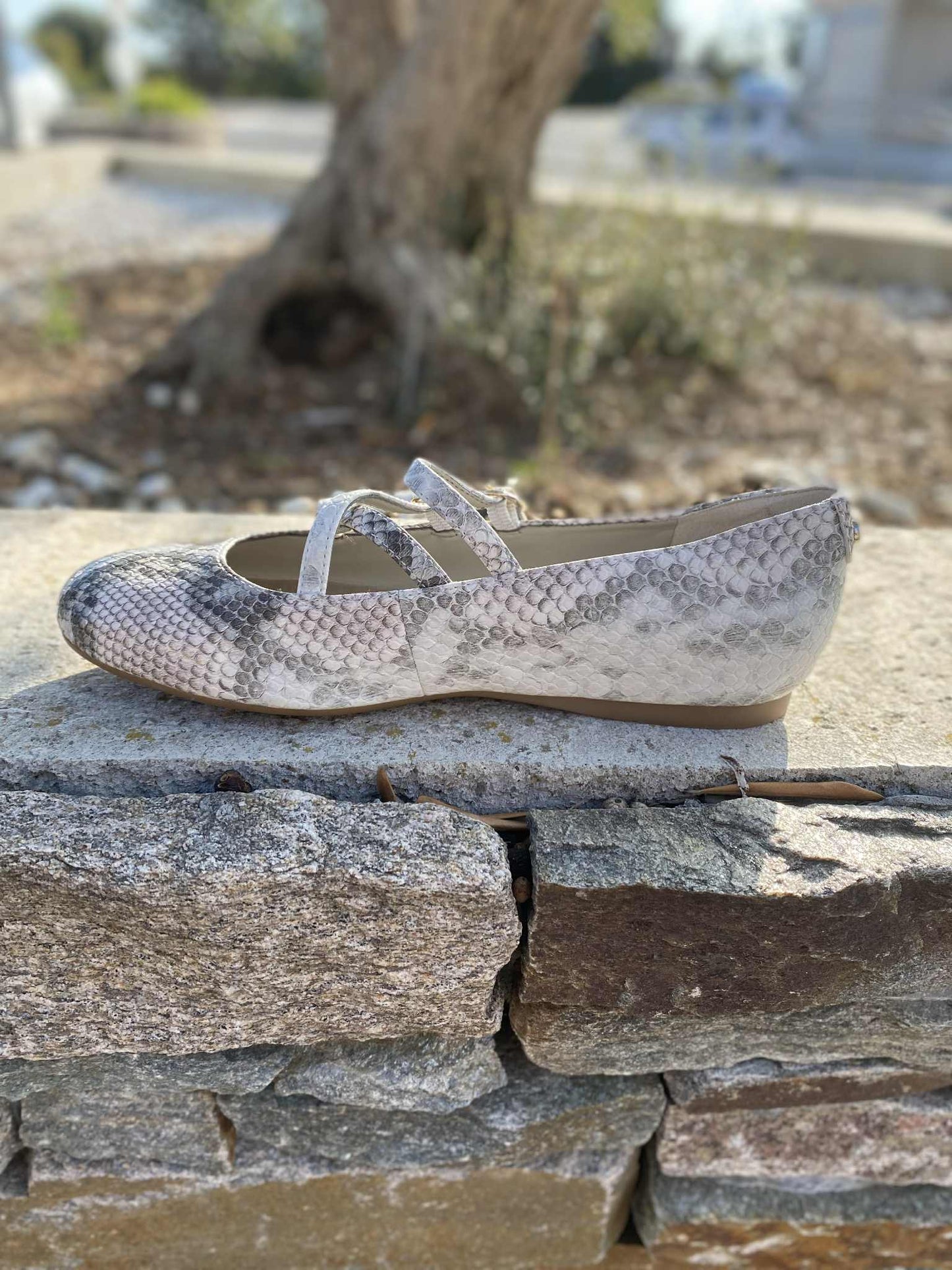 BALLERINE CIREE 3 BRIDES FLTKAL By GUESS