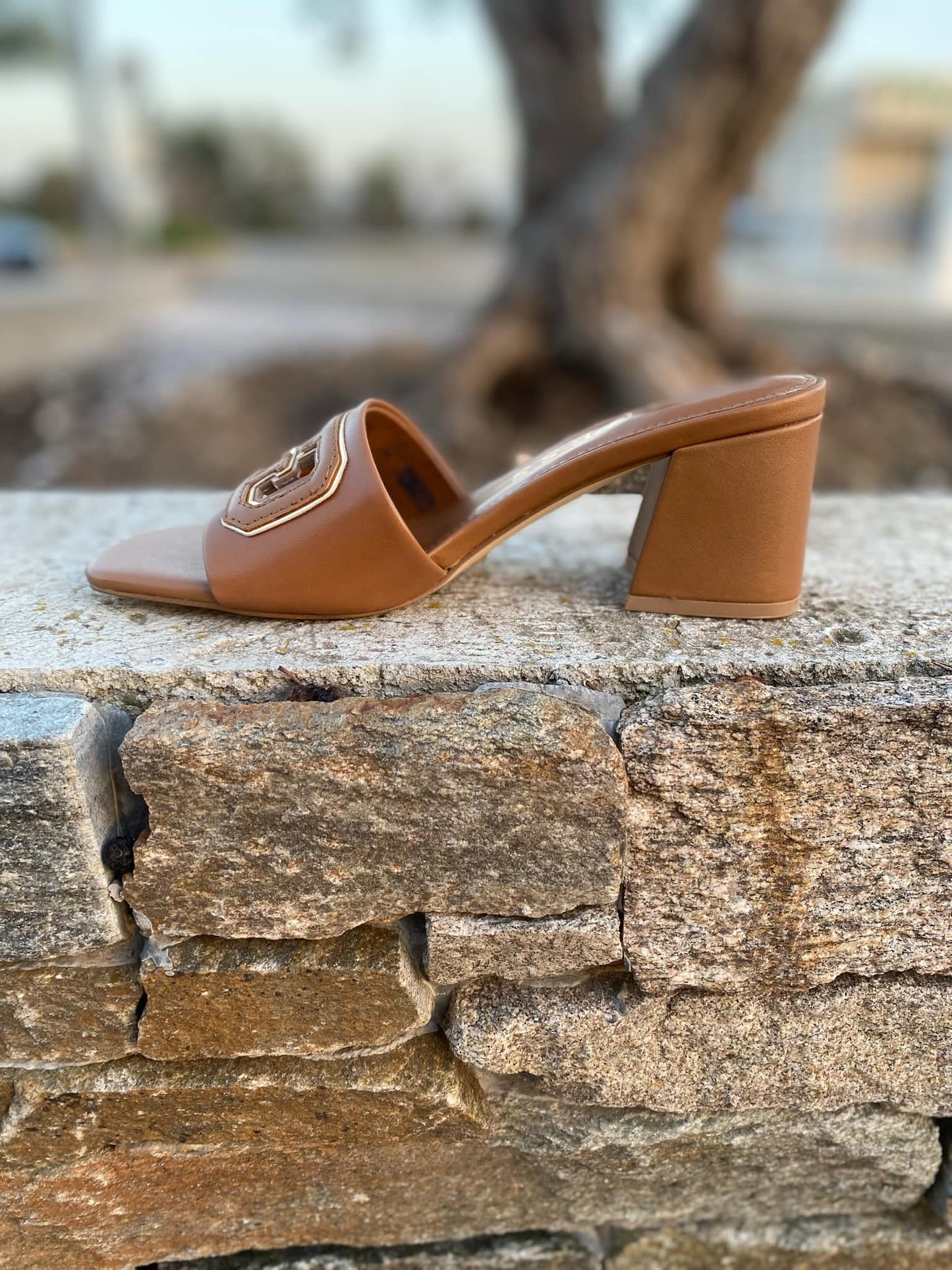 MULES TALON FLJGAS By GUESS
