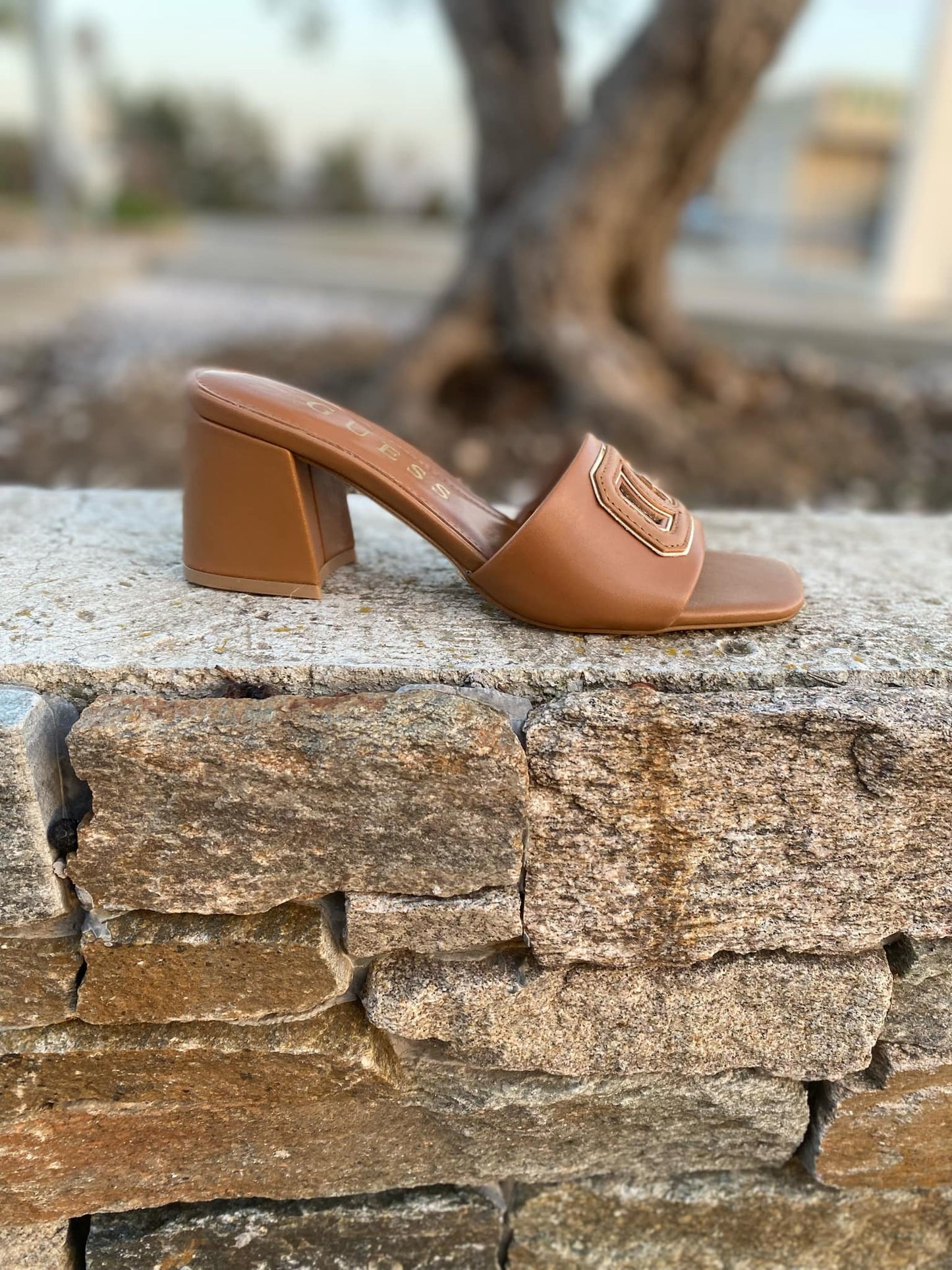 MULES TALON FLJGAS By GUESS