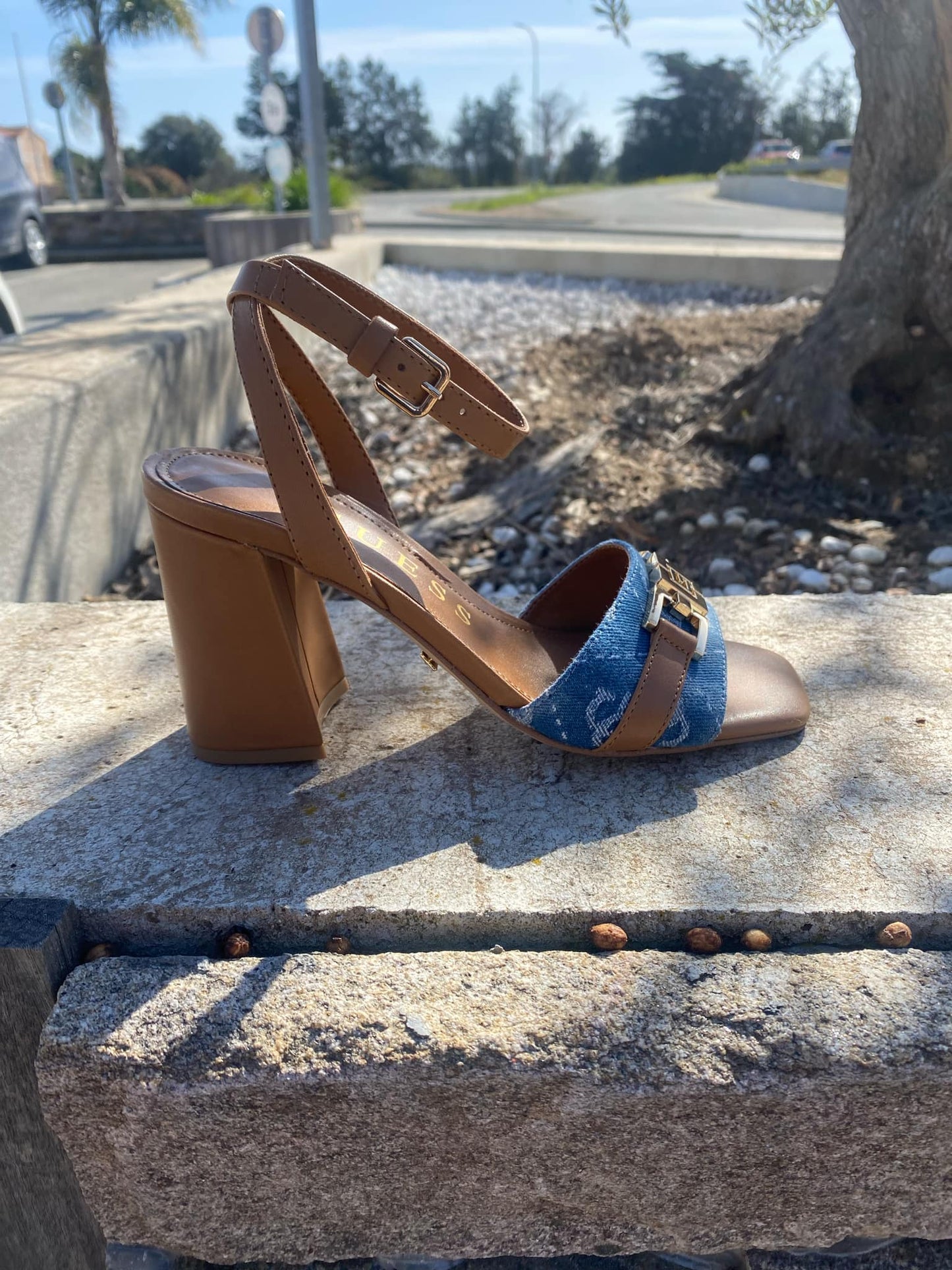 SANDALES TALON FLJGR2 By GUESS