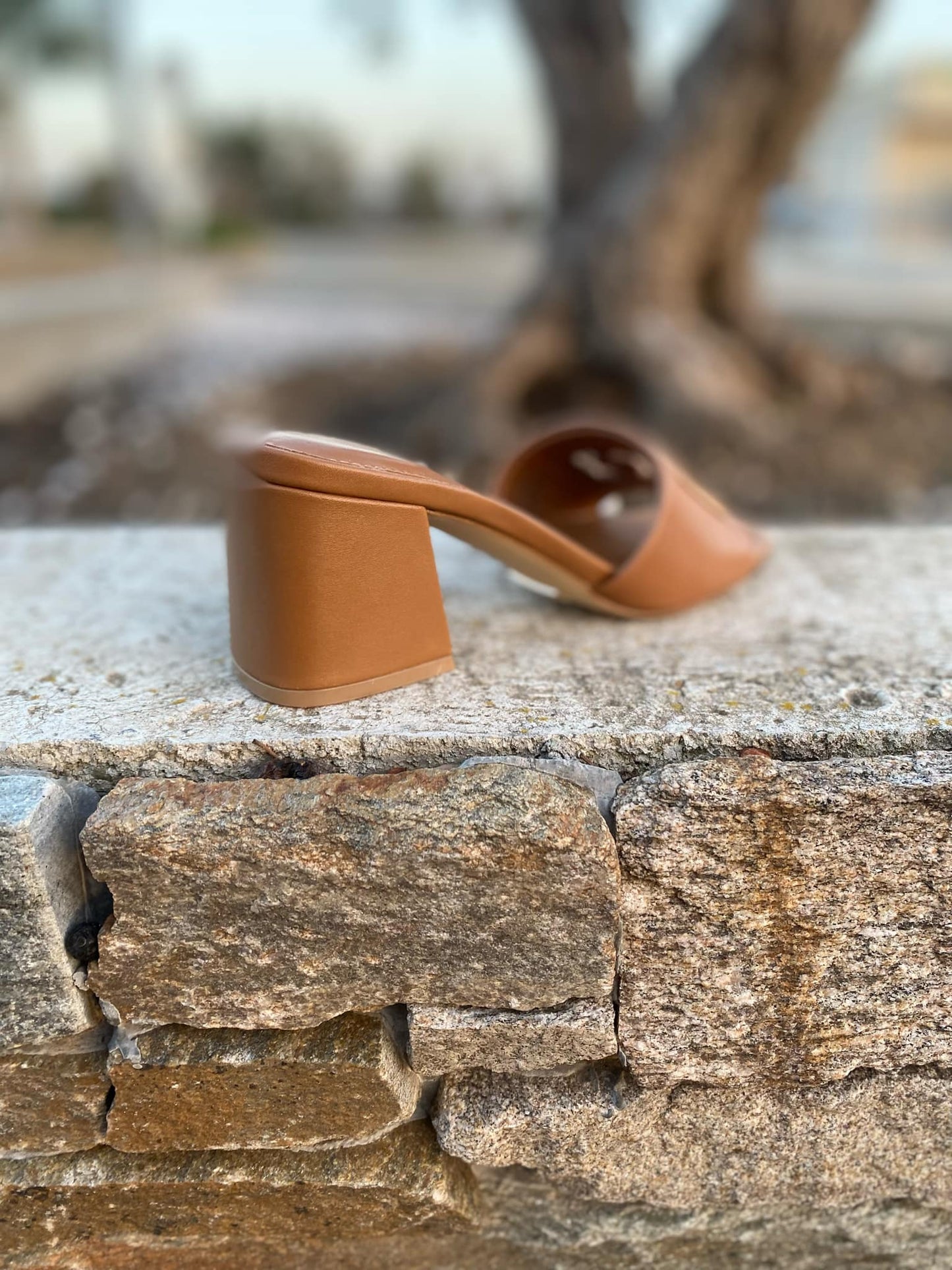 MULES TALON FLJGAS By GUESS