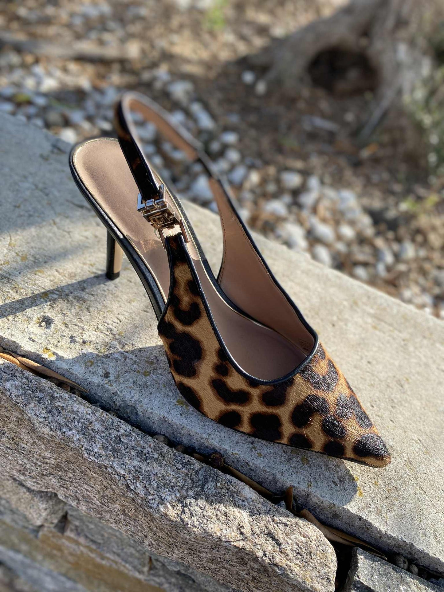 ESCARPINS MOTIF FLTNS By GUESS