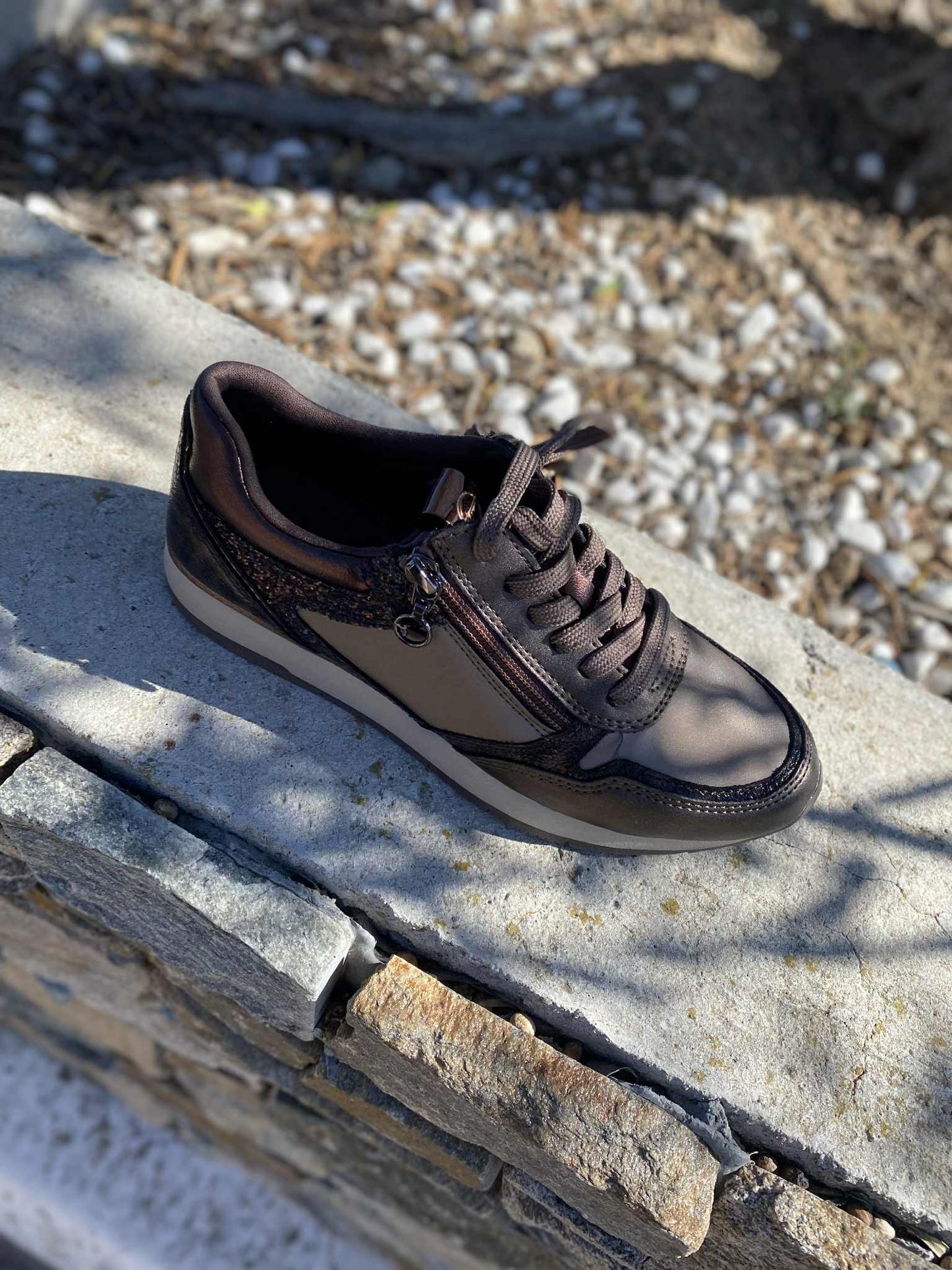 TENNIS ZIP BANDE OR 23603 By TAMARIS