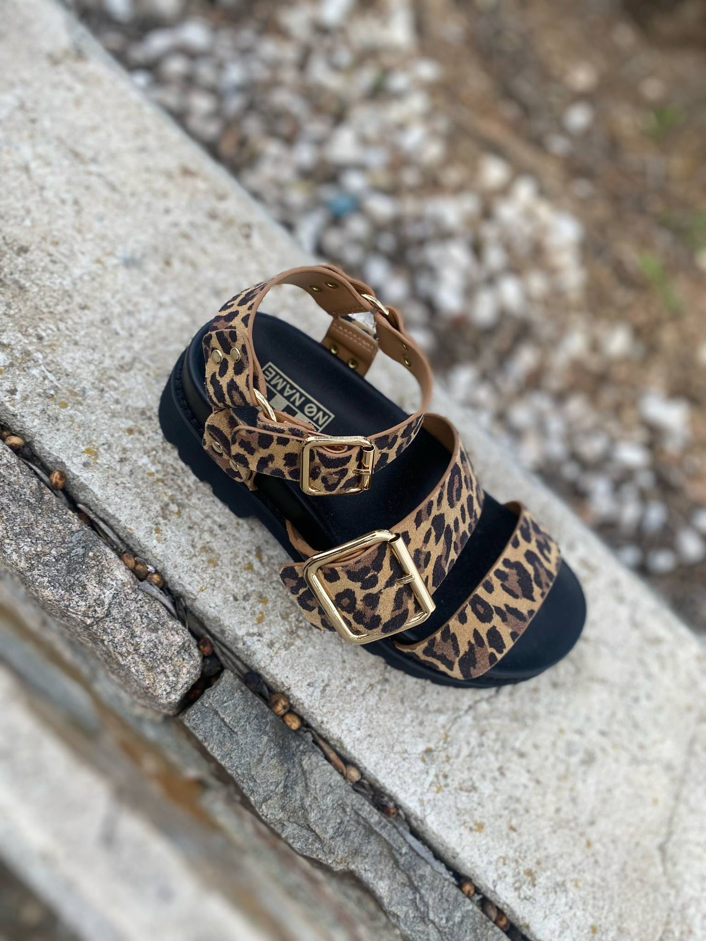 SANDALE JUNE By NO NAME