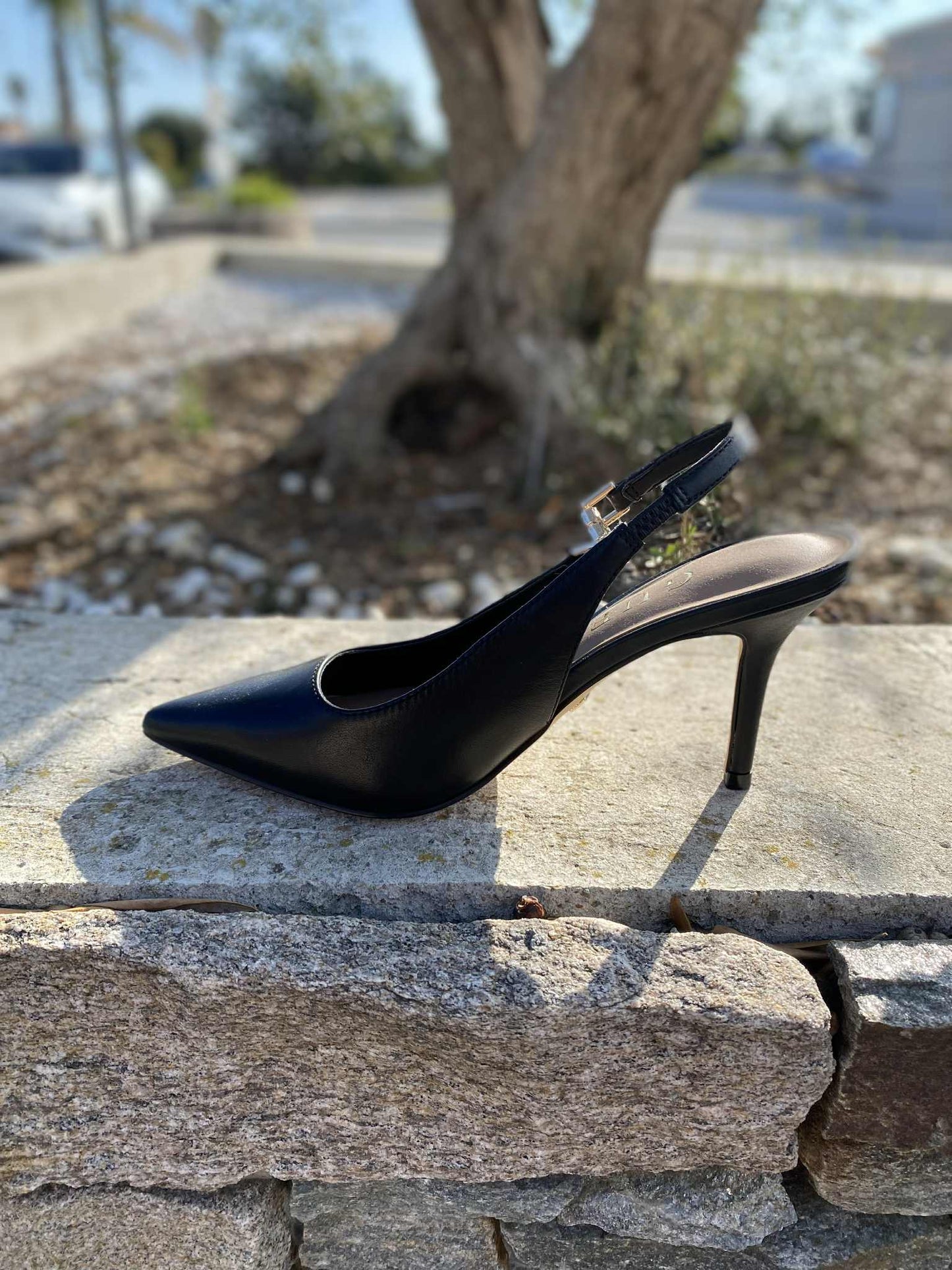 ESCARPIN G FLTNS4 By GUESS